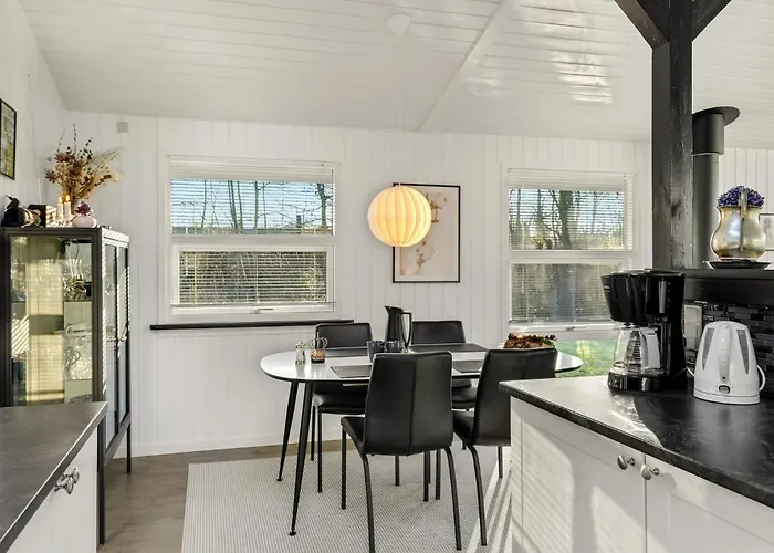 3 Bedroom Cozy In Hemmet